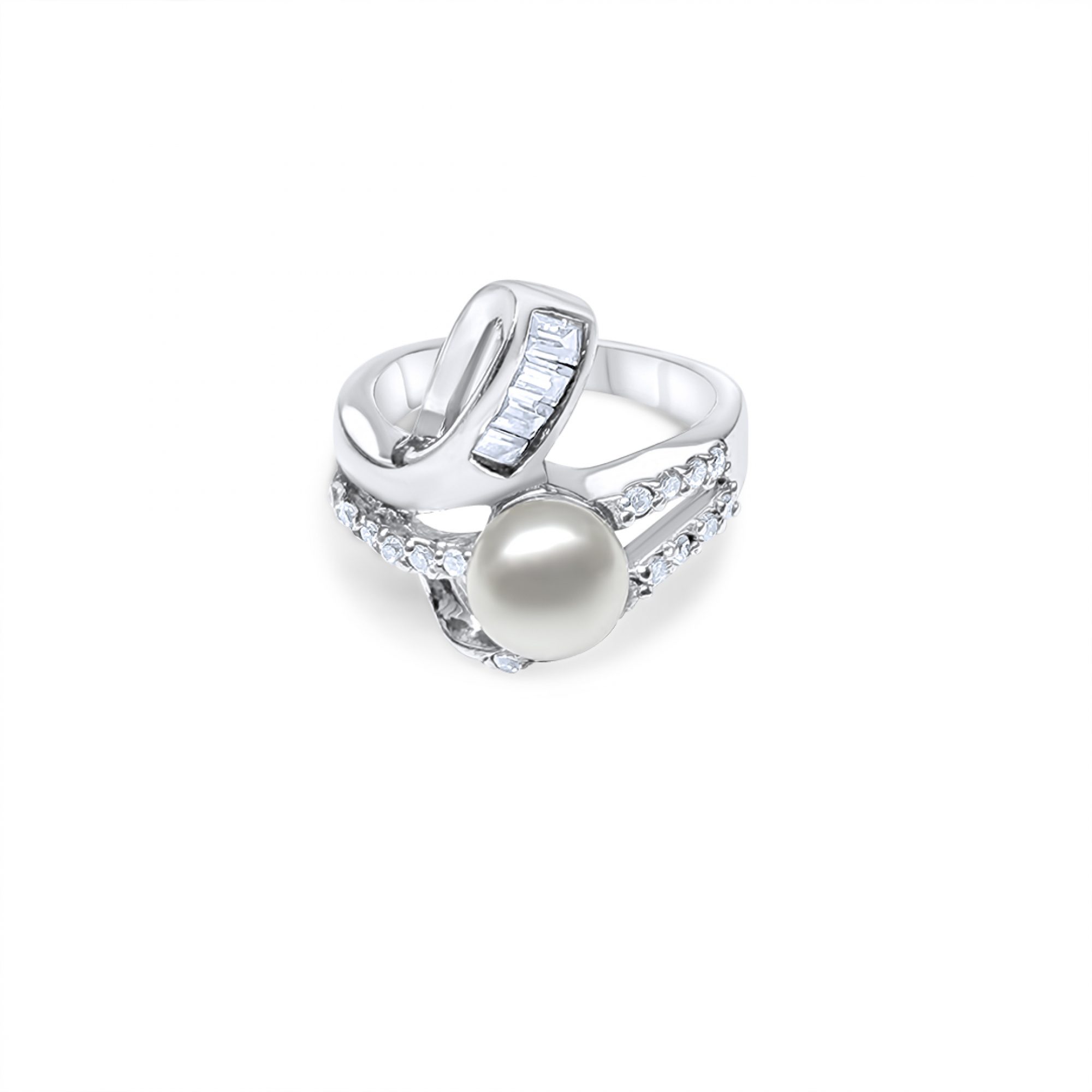 Ring with pearl and zircon stones